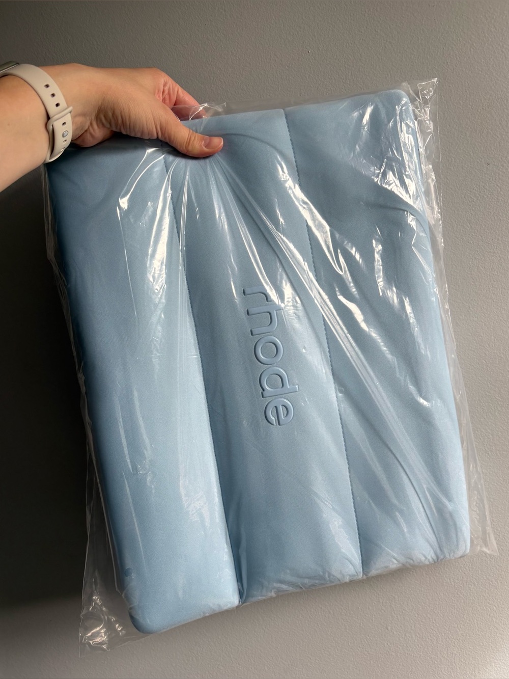 Rhode Sugarberry Blue MECCA Exclusive Oversized Bubble Bag - Picture 3 of 4